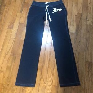 Hollister sweats small. Navy.
